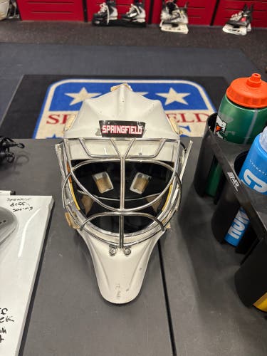 Senior Large 2021 CCM Axis Pro Goalie Mask (Used)