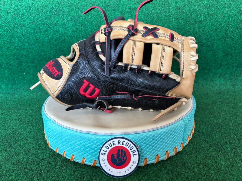 Wilson A2000 1620 RH First Base Baseball Glove 12.5" (Used)
