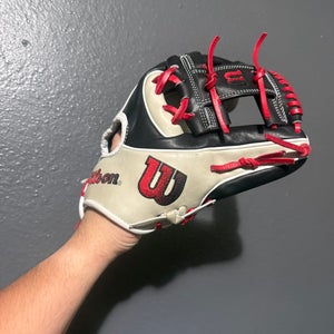 2025 Wilson A2K RH Infield Baseball Glove 11.75" (Used)