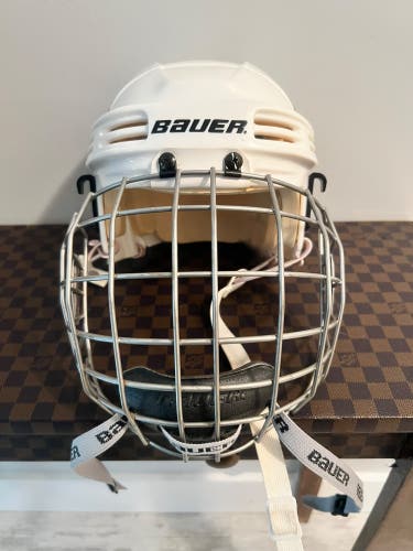 VINTAGE Medium Bauer HH4500 Helmet