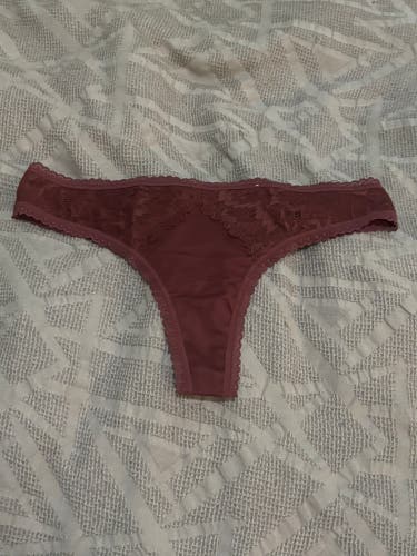 Auden Women’s Small Thong Underwear Maroon