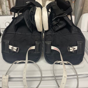 22" CCM Y Flex Goalie Leg Pads (Used)