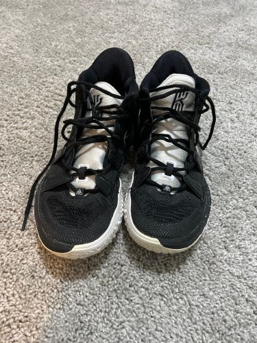 Men's Size M 8.0 (W 9.0) Nike Kyrie 7 Shoes (Used)