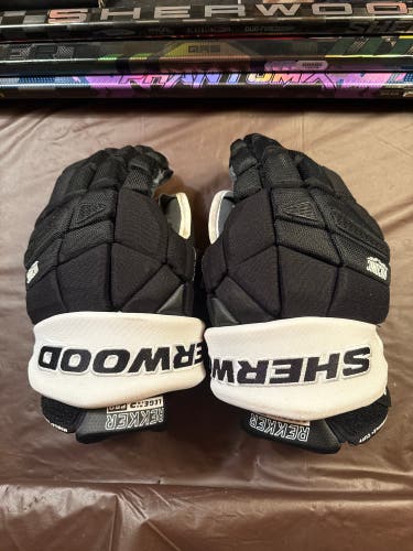 Sher-Wood Rekker Legend Pro Gloves 14" (Used)