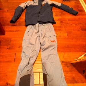 Women's Medium Helly Hansen Jacket and Snowpants (Used)