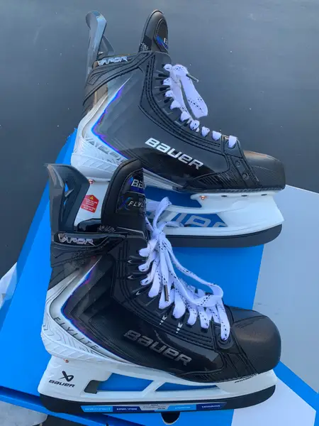 Bauer Vapor Flylite Hockey Skates 8(New)