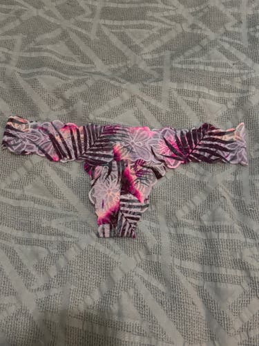 Victoria’s Secret Pink Extra Low Rise Thong Women’s Small