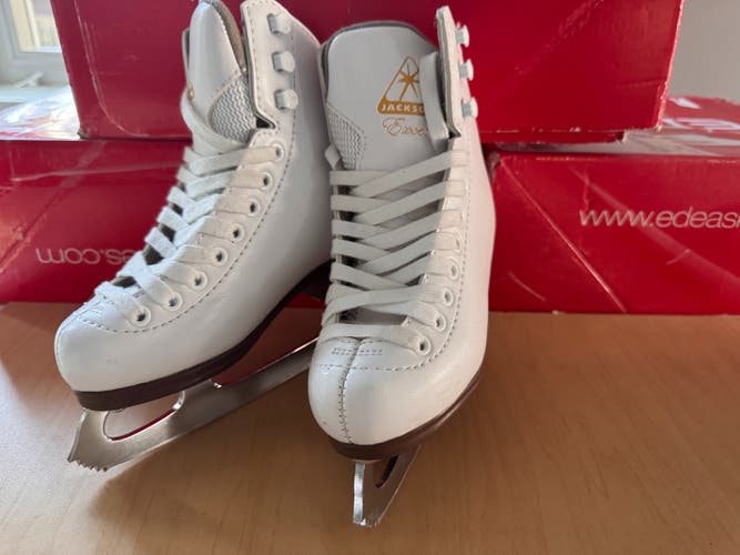 JACKSON Excel Figure Skates B Junior 11 (Used)