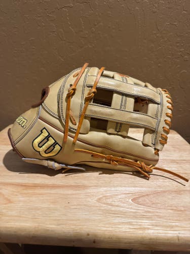Wilson A2000 1799 RH Outfield Baseball Glove 12.75" (Used)