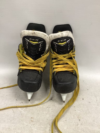 Used CCM TACKS Youth Hockey Skate Youth 08.0 11851-S000039928