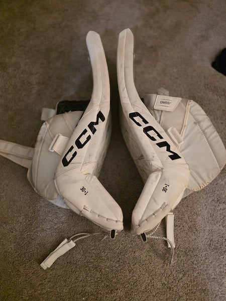 30" CCM Axis 2.9 Goalie Leg Pads (Used)