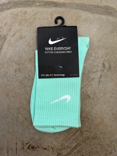 Teal Adult Unisex Medium Nike Socks (New)