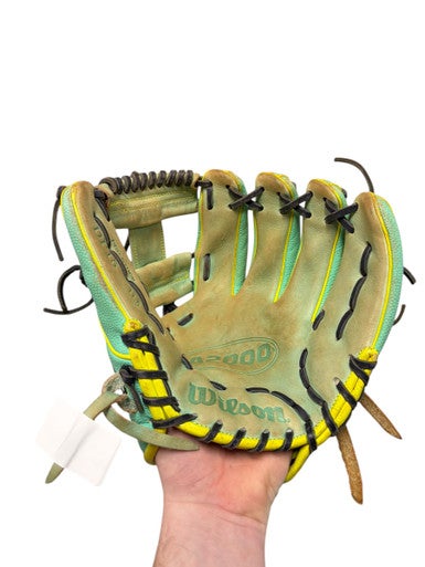 Used Wilson A2000 DP15 BB/SB Glove RH Throw None 11 1/2" 11307-S000260993