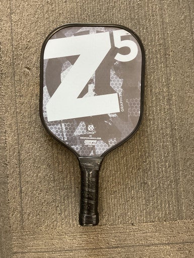 Used Onix GRAPHITE Z5 Pickleball Racquet Black 11614-S000225039