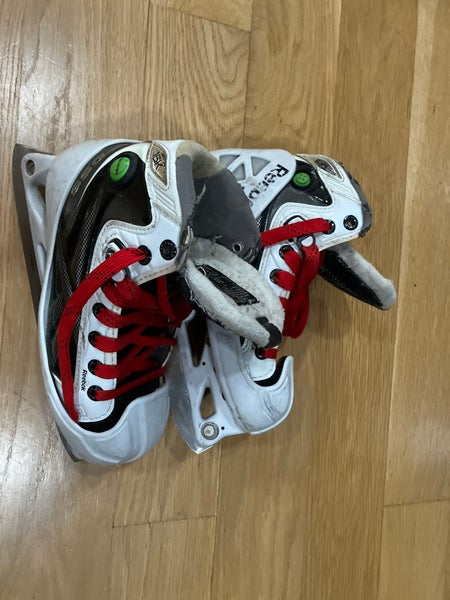 Reebok 16K Hockey Goalie Skates Regular Width Size 1.5 (Used)