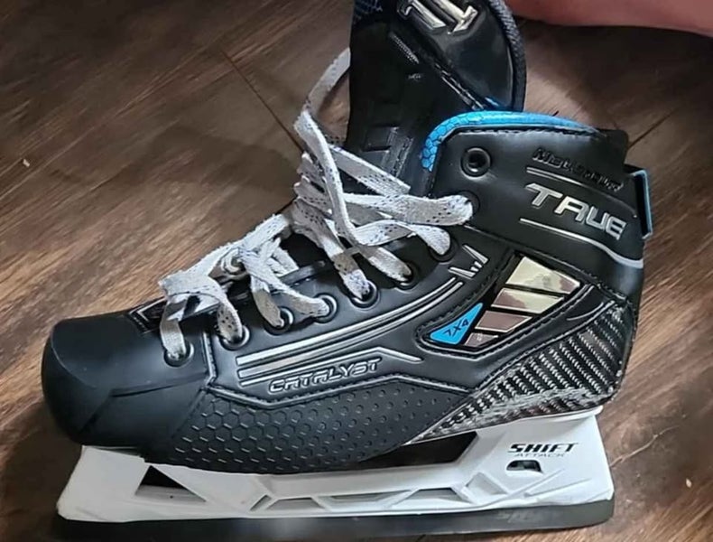 2024 True Catalyst 7X4 Hockey Goalie Skates Regular Width Size 5.5 (Used)