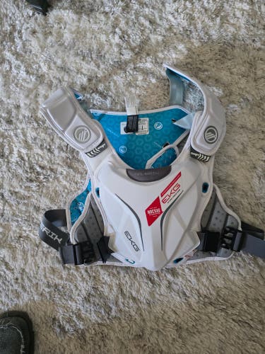 Medium Maverik Shift Shoulder Pads (New)