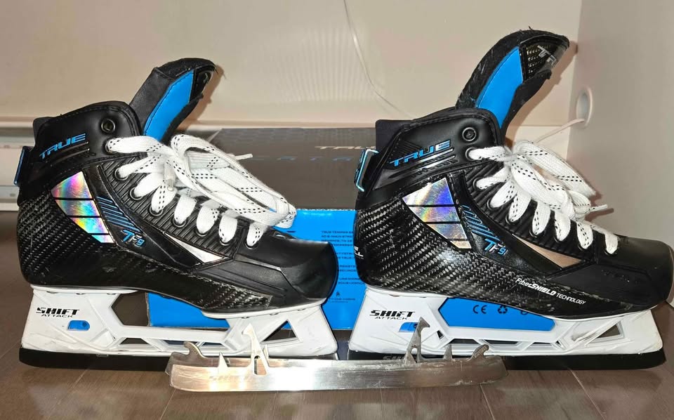 2023 True TF9 Hockey Goalie Skates Regular Width Size 4.5 (Used)