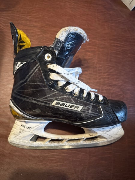 2016 Bauer Supreme S180 Hockey Skates Regular Width Size 4.5 (Used)