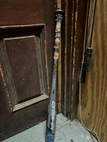 Louisville Slugger Bat (-3) 30 oz 33"