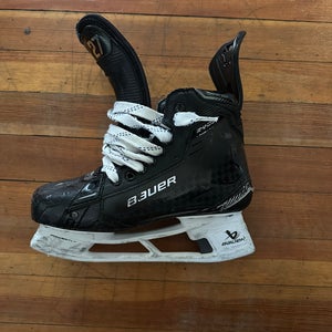 PRO-STOCK Bauer Supreme Shadow Skates Regular Width Size 6.5 (Used)