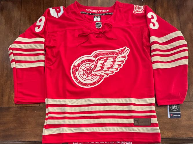 Detroit Red Wings Alex DeBrincat #93 100 Year Centennial Jersey Adult Medium(50)