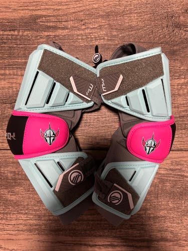 Chrome LC Maverik Max Arm Guard