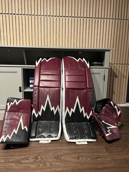 34" +2 Vaughn V9 Pro Carbon Regular Goalie Full Set Pro Stock (Used)