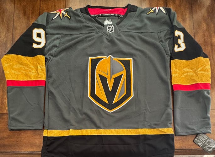Las Vegas Gold Knights Mitch Marner Grey Jersey Adult Large (52) NWT