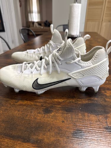 White Men's Size M 11.5 (W 12.5) Adult Nike Huarache 9 Elite Low Low Top (Used)