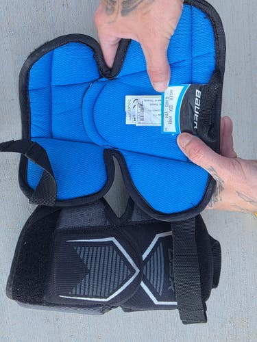 Small Bauer Goalie Knee Pads (Used)
