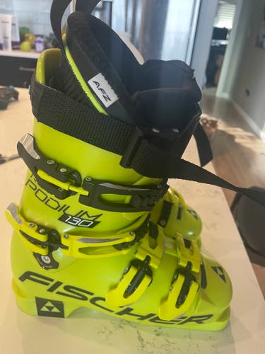 Mondo 24 & 24.5 Unisex Fischer Racing RC4 Podium 130 Ski Boots (Used)
