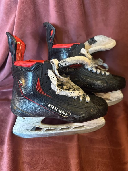 Bauer Vapor 3X Pro Hockey Skates Extra Wide Width Size 5 (Used)
