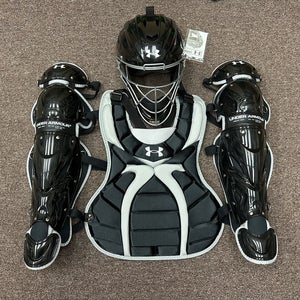Under Armour Womens Ages 14+ Fastpitch Softball Catchers Gear Set - Black