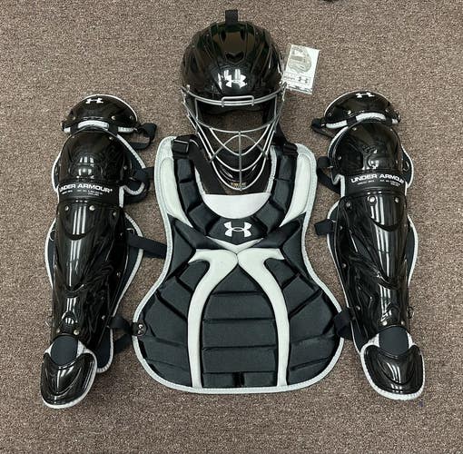 Under Armour Womens Ages 14+ Fastpitch Softball Catchers Gear Set - Black
