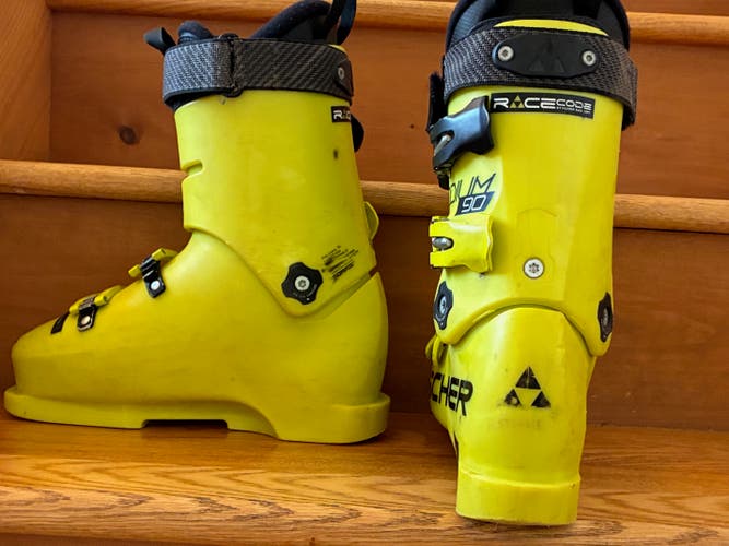 Mondo 25 & 25.5 Unisex Racing Ski Boots Soft Flex (Used)