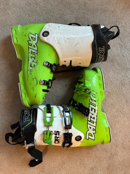 Mondo 25 & 25.5 Dalbello Racing DRS Ski Boots Medium Flex (Used)