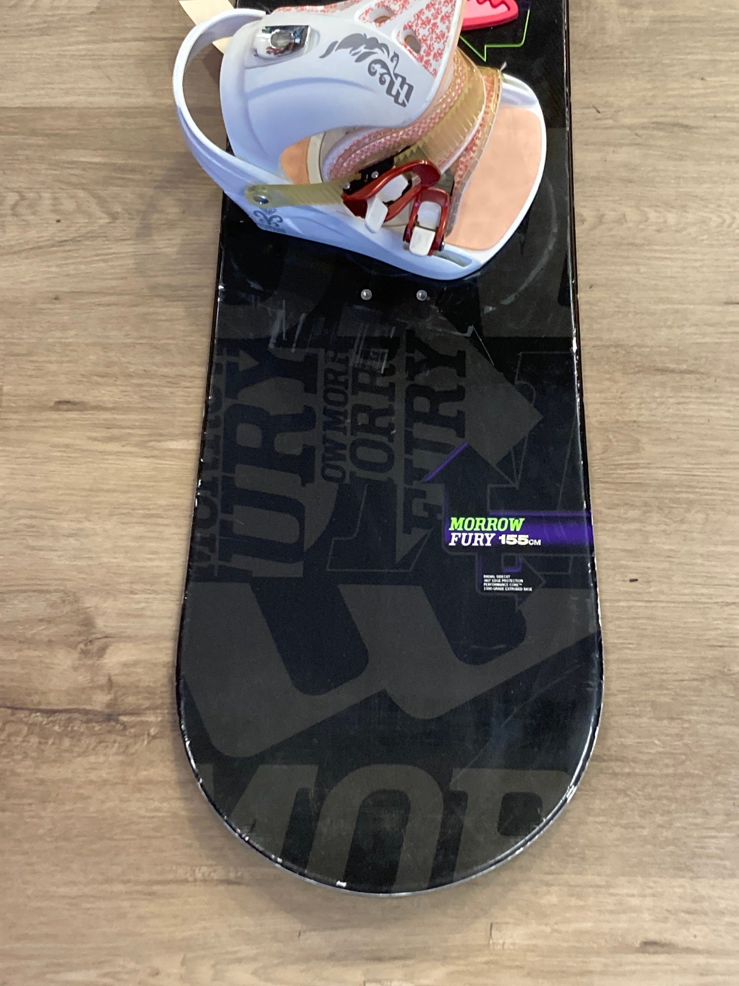Used Morrow Fury 155 cm Snowboard | Women's Morrow Wildflower MD
