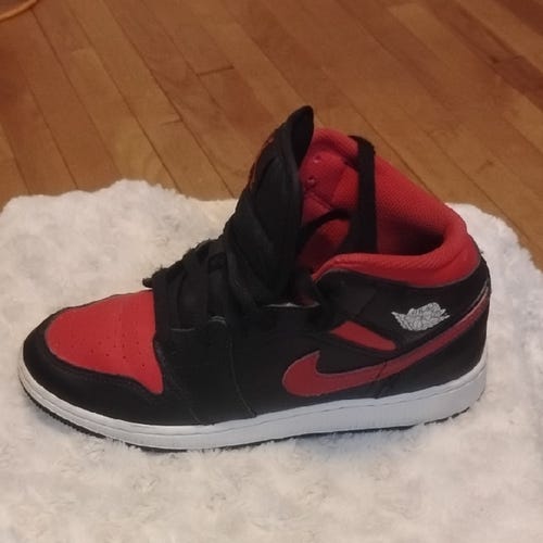 nike air jordan 1 mid shoes youth size 6y sneakers