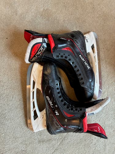 2023 Bauer Vapor 3X Pro Hockey Skates Regular Width 7.5 (Used)