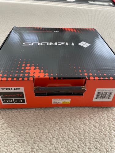 True HZRDUS 7X Hockey Skates Regular Width 7 (Used)