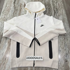 Nike Sportswear Tech Fleece Full-Zip Hoodie Sail Fb7921-104 Men’s Sz M NWT $145

New With Tags