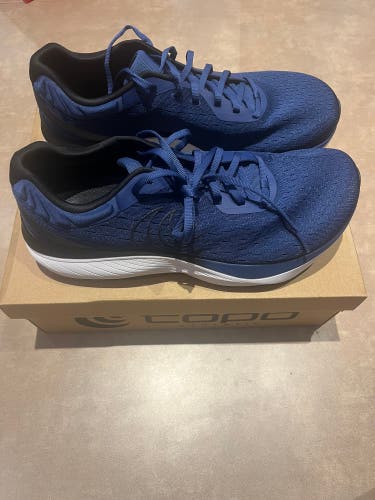 Blue Men's Size M 12.0 Topo Atmos Running Shoe