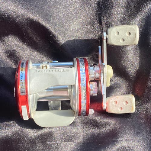Vintage Abu Garcia Ambassaadeur 6000 CB Baitcast Fishing Reel