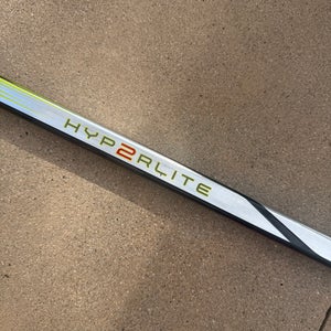 Junior Bauer Vapor Hyperlite 2 Right Handed Hockey Stick P92 50 Flex