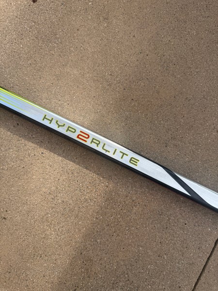 Junior Bauer Vapor Hyperlite 2 Right Handed Hockey Stick P92 50 Flex