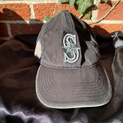 Vintage Boeing Seattle Mariners Arm Camo Camouflage USA Flag American Flag Strapback Velcro Hat