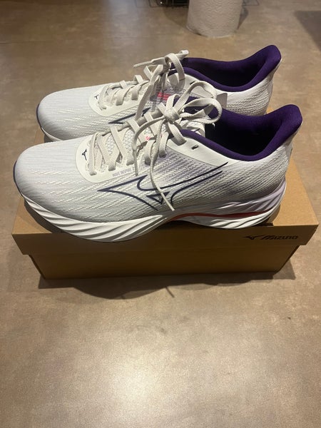 White Women's Size 9.0 Wave Inspire 21 Adult Mizuno Shoes (New)