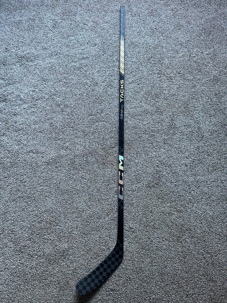 Senior CCM Tacks AS-VI Pro Right Handed Hockey Stick P28 90 Flex Pro Stock (Used)
