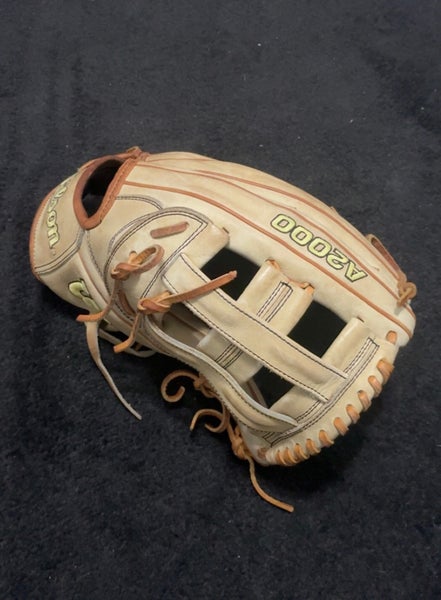 Wilson A2000 RH Outfield Baseball Glove 12.75" (Used)